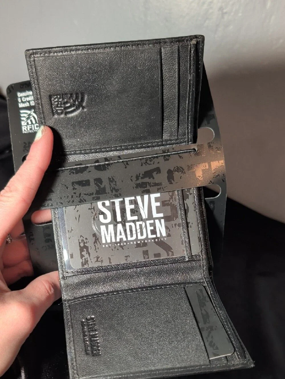 Steve Madden Black Trifold Card & Key Holder Wallet